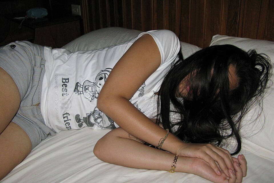 Pattaya_Bay,_Black_hair,_Sleep,_Thailand
