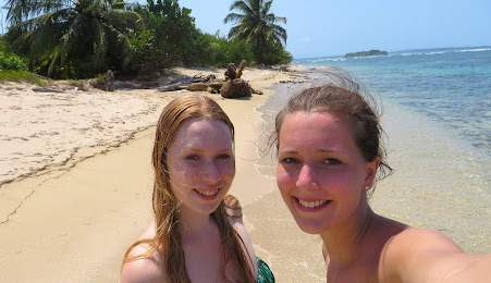 A photo of Lisanne and Kris on a beach in Panama